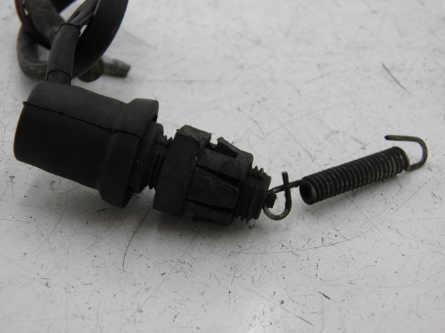 photo de Interruttore stop posteriore YAMAHA YBR 125 (2004 - 2006) - Zoom sullo stato d'uso