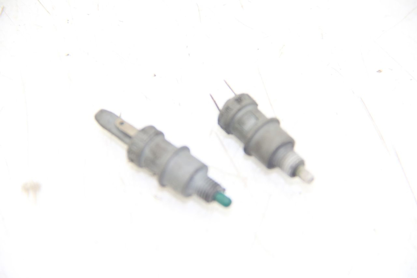 photo de INTERRUTTORE STOP MBK BOOSTER SPIRIT 50 (1999 - 2003) - Vista principale