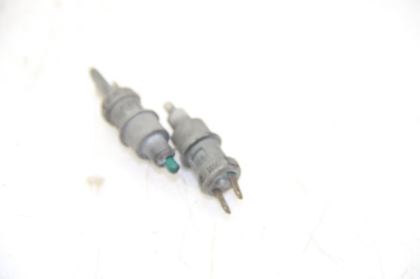 photo de INTERRUTTORE STOP MBK BOOSTER SPIRIT 50 (1999 - 2003) - Dettaglio del componente