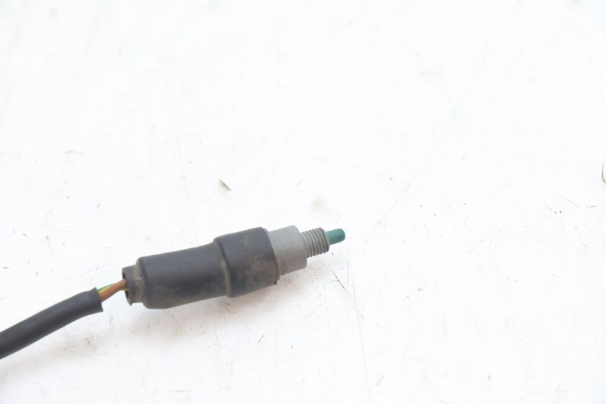 photo de INTERRUTTORE STOP MBK BOOSTER SPIRIT 50 (2004 - 2017) - Zoom sullo stato d'uso
