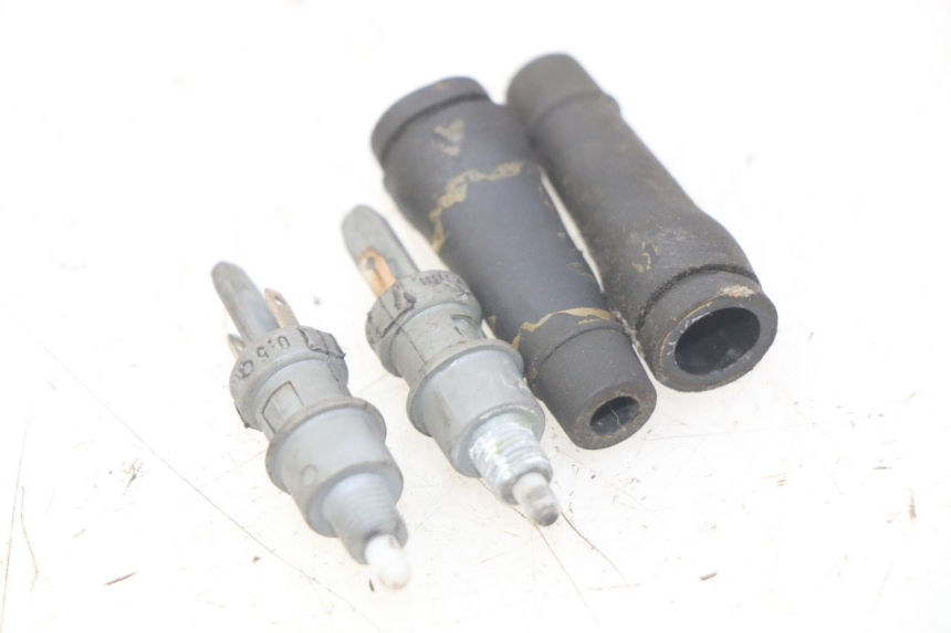 photo de INTERRUTTORE STOP PEUGEOT CITYSTAR 2T 50 (2018 - 2021) - Dettaglio del componente