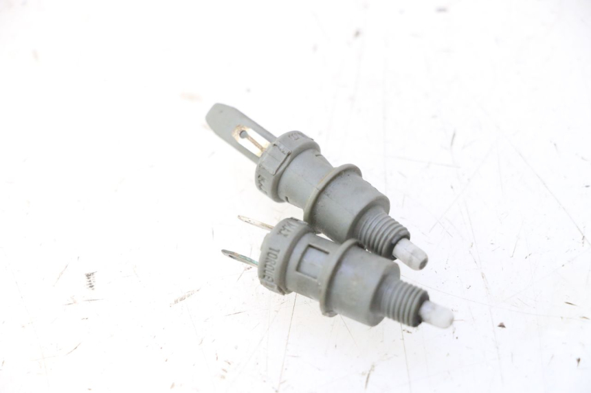 photo de INTERRUTTORE STOP PEUGEOT CITYSTAR 2T 50 (2018 - 2021) - Dettaglio del componente