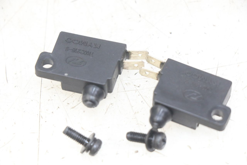 photo de INTERRUTTORE STOP KYMCO DOWNTOWN ABS 125 (2015 - 2017) - Altra angolazione
