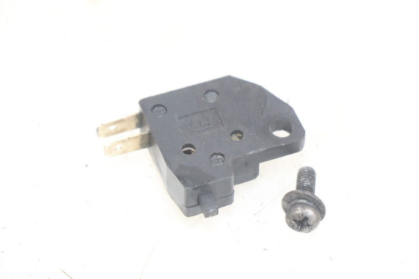 photo de INTERRUTTORE STOP FRENO DESTRO KYMCO AGILITY 4T 50 (2005 - 2018) - Vista principale