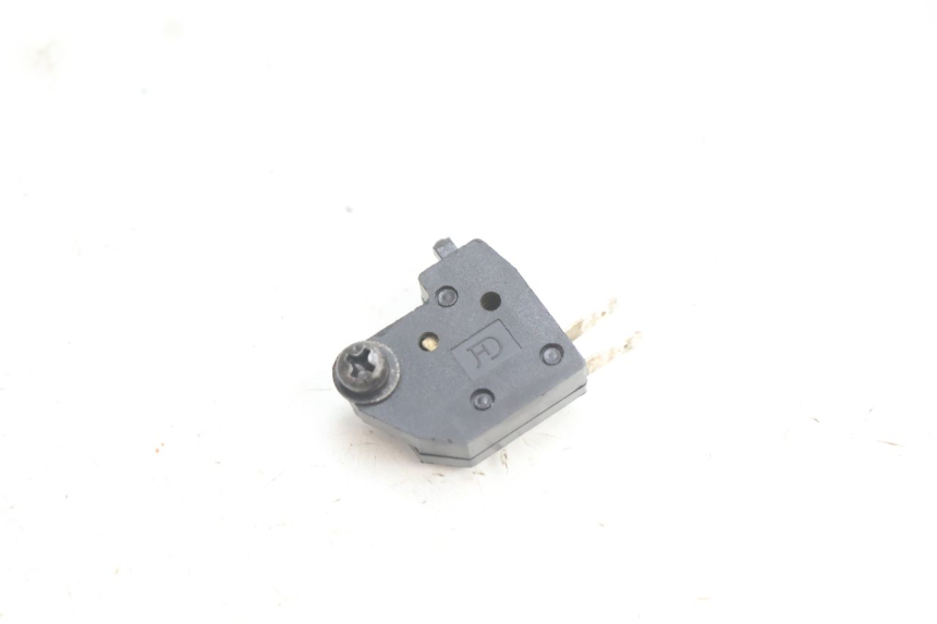 photo de INTERRUTTORE STOP DESTRA KYMCO AGILITY PREMIUM 50 (2007 - 2010) - Vista principale