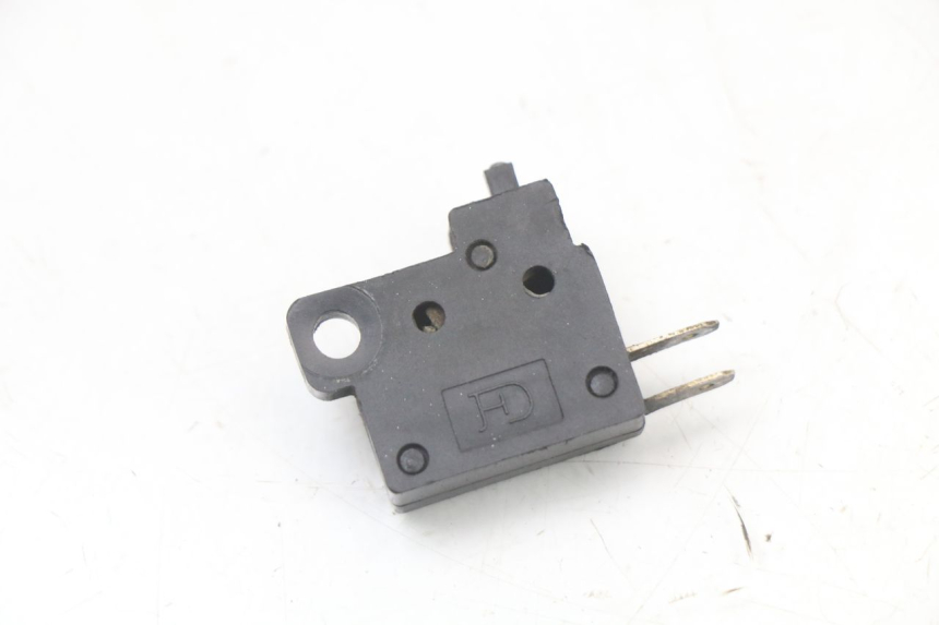 photo de Interruttore stop freno destro KYMCO AGILITY RS 4T 50 (2009 - 2013) - Zoom sullo stato d'uso