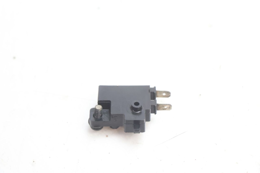 photo de INTERRUTTORE STOP DESTRA HONDA CB F HORNET 600 (2005 - 2006) - Altra angolazione