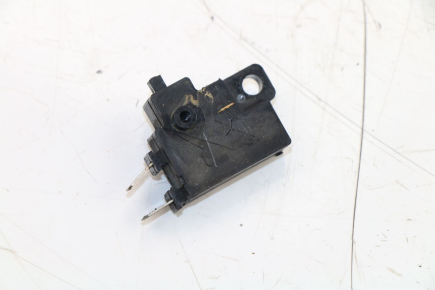 photo de Interruttore stop freno destro HONDA CBR F 600 (1991 - 1994) - Altra angolazione