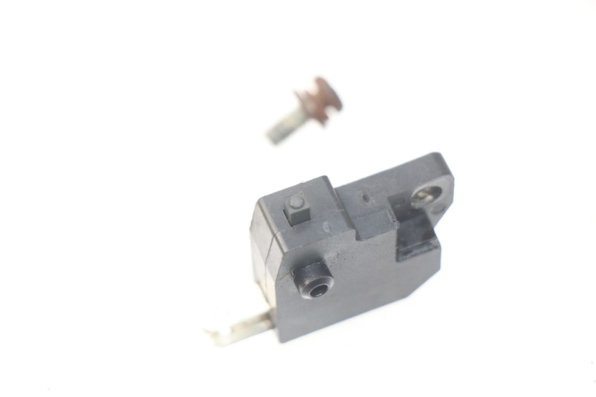 photo de INTERRUTTORE STOP FRENO DESTRO SYM CROX 4T 50 (2016 - 2023) - Dettaglio del componente