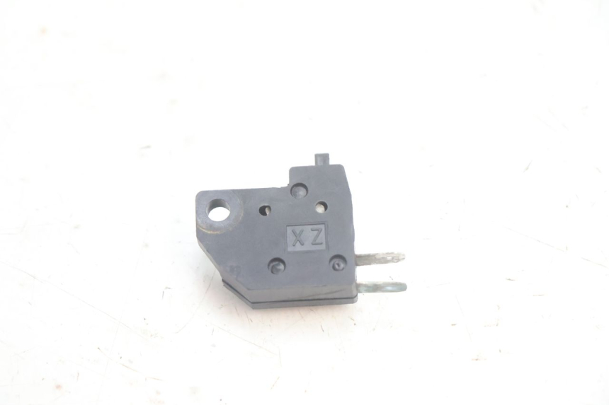 photo de INTERRUTTORE STOP DESTRA CF MOTO E-CHARM 125 (2005 - 2008) - Vista principale