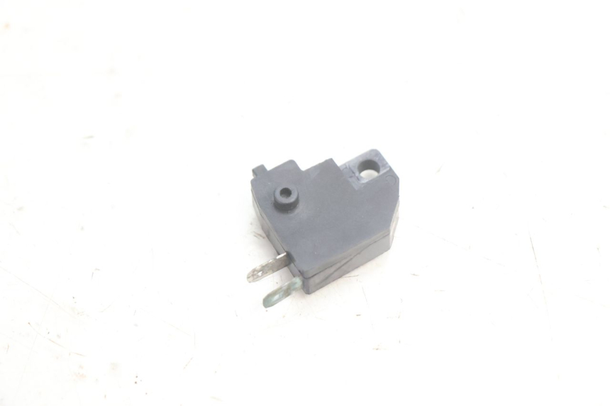 photo de INTERRUTTORE STOP DESTRA CF MOTO E-CHARM 125 (2005 - 2008) - Zoom sullo stato d'uso