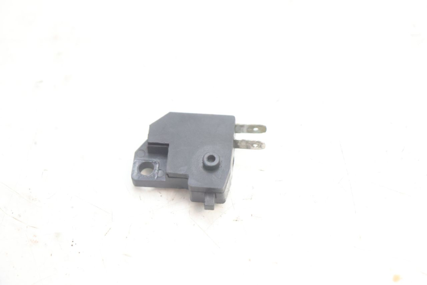 photo de INTERRUTTORE STOP DESTRA CF MOTO E-CHARM 125 (2005 - 2008) - Altra angolazione