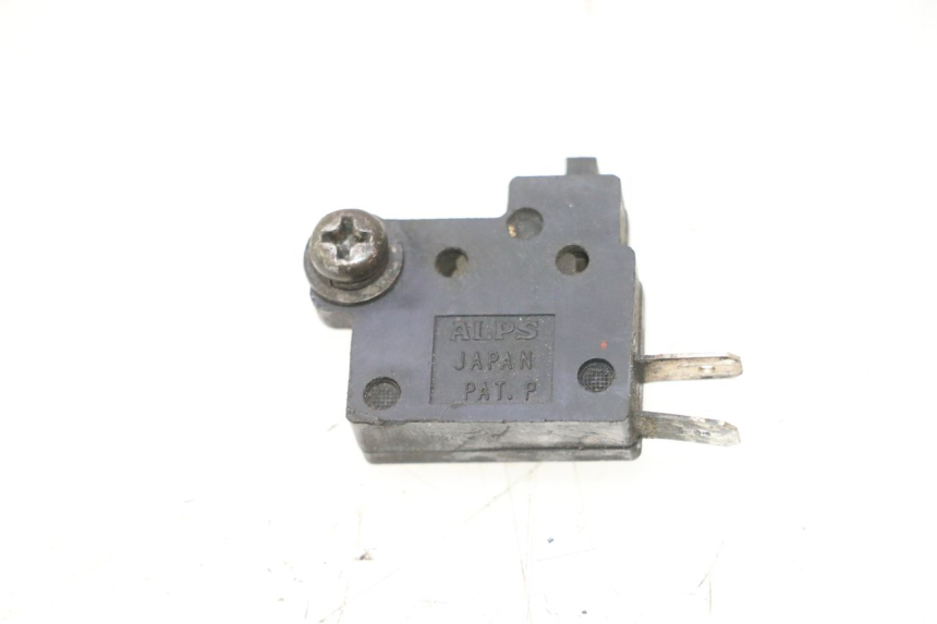 photo de INTERRUTTORE STOP DESTRA HONDA FES PANTHEON 2T 125 (1998 - 2002) - Zoom sullo stato d'uso