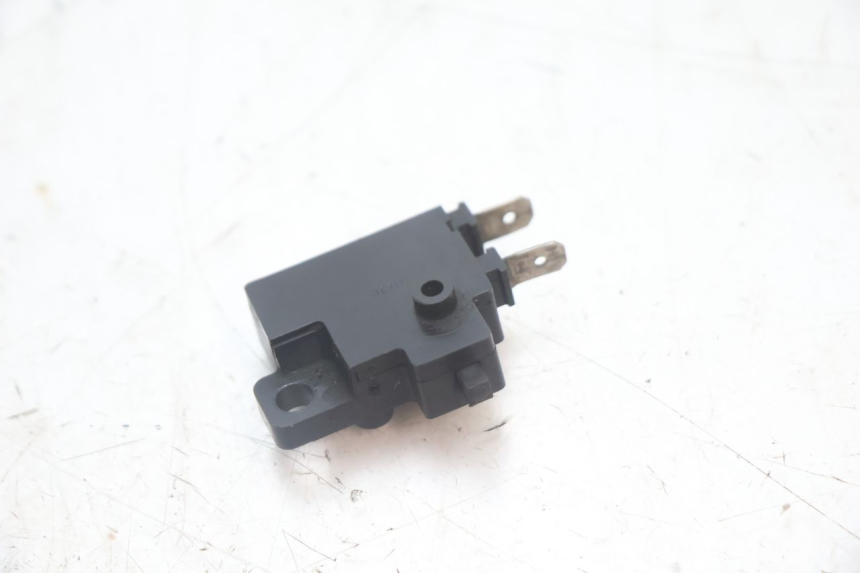 photo de INTERRUTTORE STOP DESTRA HONDA FJS SILVER WING SILVERWING 400 (2005 - 2008) - Altra angolazione