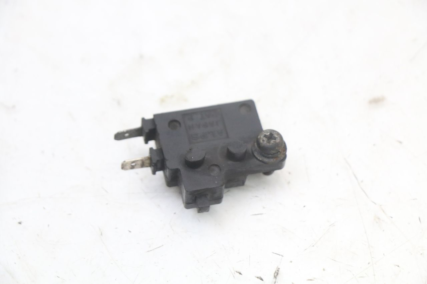 photo de INTERRUTTORE STOP DESTRA HONDA CBR F 1000 (1993 - 1996) - Dettaglio del componente