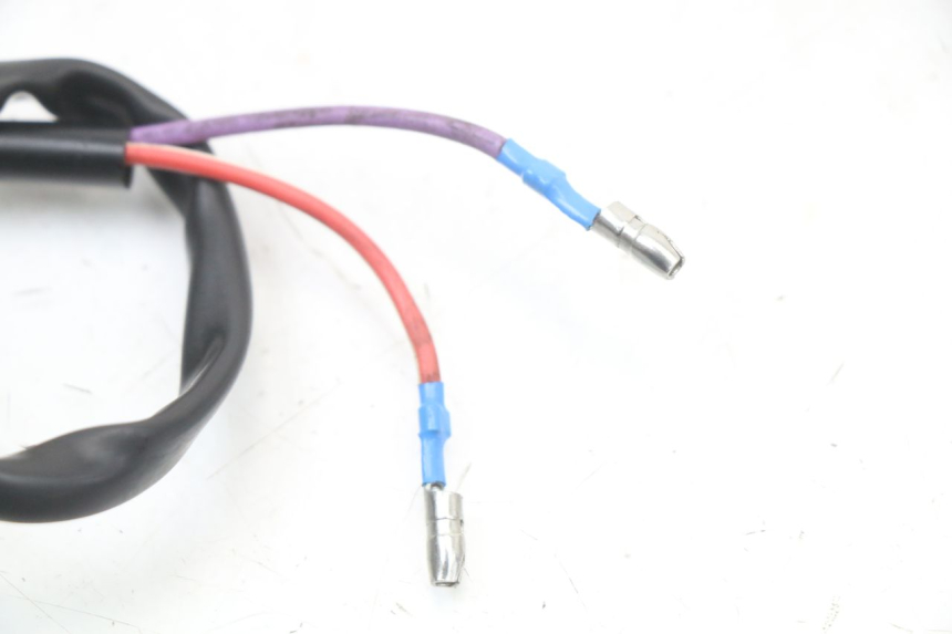 photo de INTERRUTTORE STOP DESTRA KEEWAY HURRICANE 50 (2006 - 2019) - Primo piano tecnico