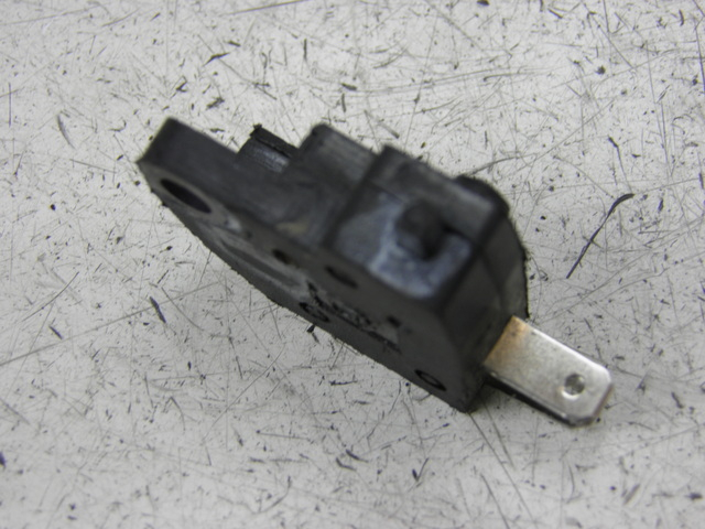 photo de CONTATTORE STOP DESTRO JONWAY SOLANA 50 (2007 - 2016) - Zoom sullo stato d'uso