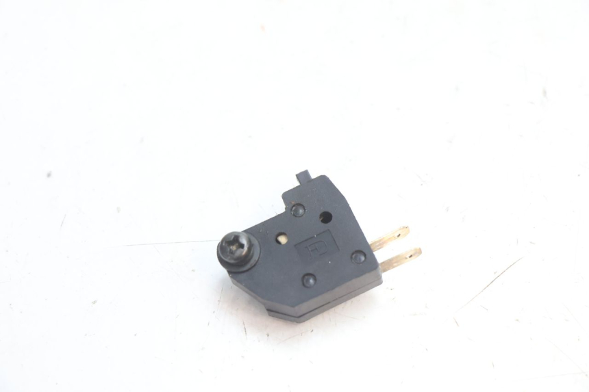 photo de INTERRUTTORE STOP DESTRA PEUGEOT KISBEE 2T 50 (2018 - 2022) - Vista principale