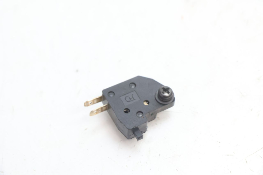 photo de INTERRUTTORE STOP DESTRA PEUGEOT KISBEE 2T 50 (2018 - 2022) - Dettaglio del componente