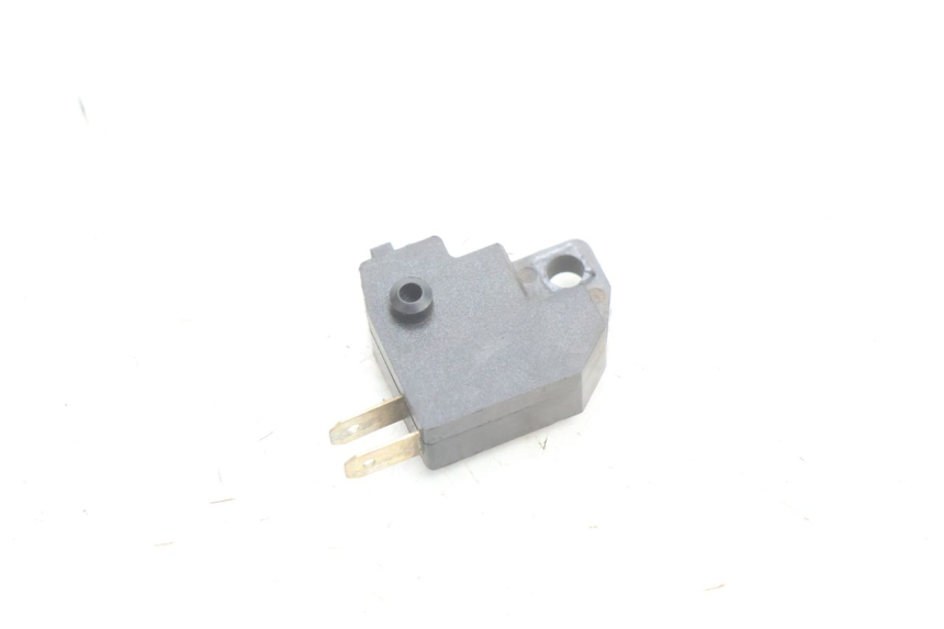 photo de Interruttore stop freno destro PEUGEOT KISBEE 2T 50 (2010 - 2017) - Zoom sullo stato d'uso