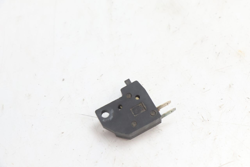 photo de Interruttore stop freno destro PEUGEOT KISBEE 4T 50 (2010 - 2017) - Vista principale