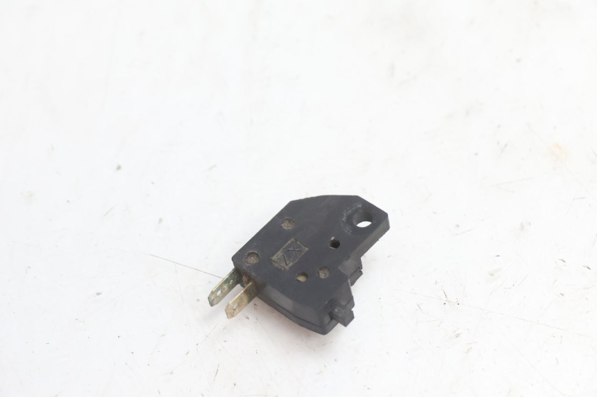 photo de Interruttore stop freno destro PEUGEOT KISBEE 4T 50 (2010 - 2017) - Dettaglio del componente