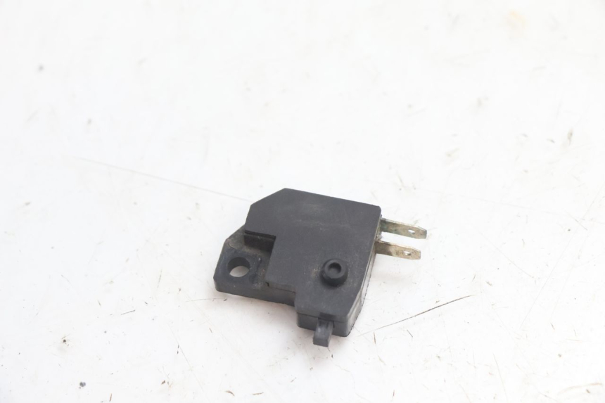 photo de Interruttore stop freno destro PEUGEOT KISBEE 4T 50 (2010 - 2017) - Zoom sullo stato d'uso