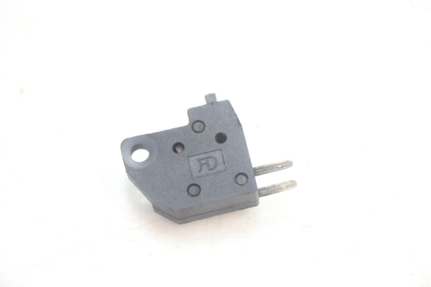 photo de Interruttore stop freno destro PEUGEOT KISBEE 4T 50 (2010 - 2017) - Vista principale