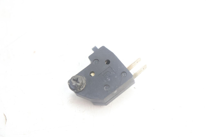 photo de INTERRUTTORE STOP DESTRA PEUGEOT KISBEE 4T 50 (2018 - 2022) - Vista principale