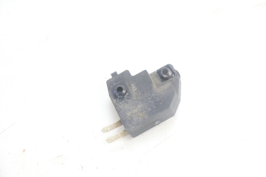 photo de INTERRUTTORE STOP DESTRA PEUGEOT KISBEE 4T 50 (2018 - 2022) - Zoom sullo stato d'uso