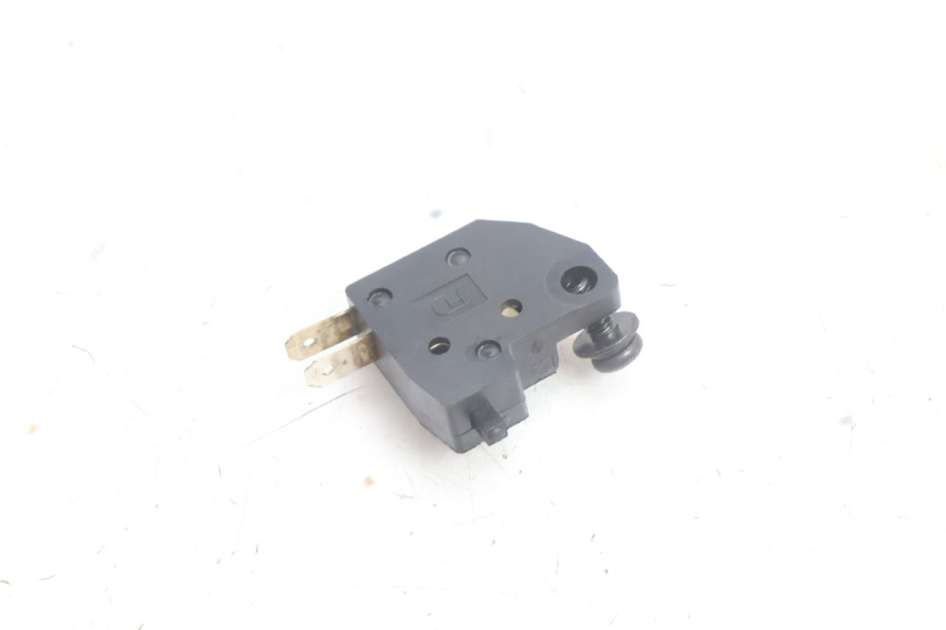 photo de Interruttore stop freno destro PEUGEOT KISBEE 4T 50 (2010 - 2017) - Zoom sullo stato d'uso