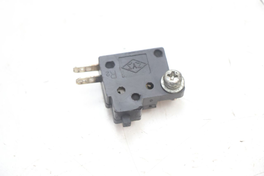photo de Interruttore stop freno destro SYM MIO 50 (2005 - 2010) - Dettaglio del componente