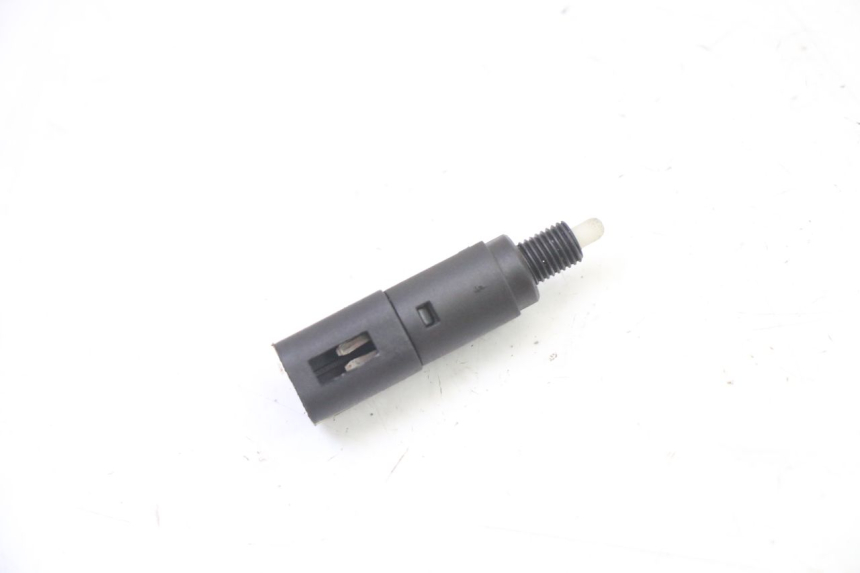 photo de INTERRUTTORE STOP DESTRA PIAGGIO MP3 HPE 310 (2024 - 2025) - Dettaglio del componente