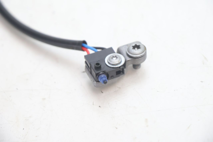 photo de INTERRUTTORE STOP DESTRA PIAGGIO MP3 HPE 530 (2022 - 2026) - Zoom sullo stato d'uso