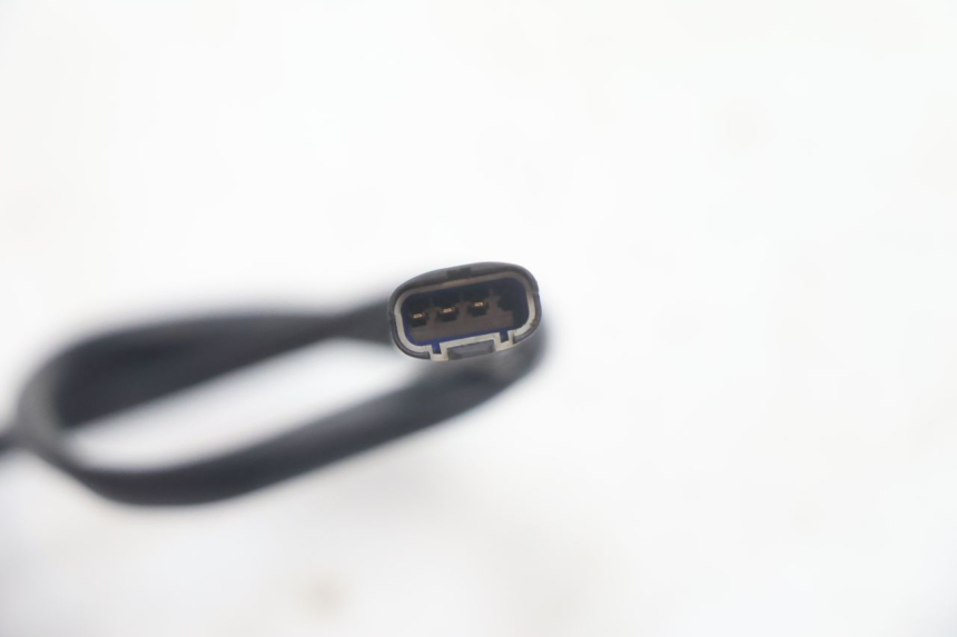 photo de INTERRUTTORE STOP DESTRA PIAGGIO MP3 HPE 530 (2022 - 2026) - Vista d'insieme del prodotto