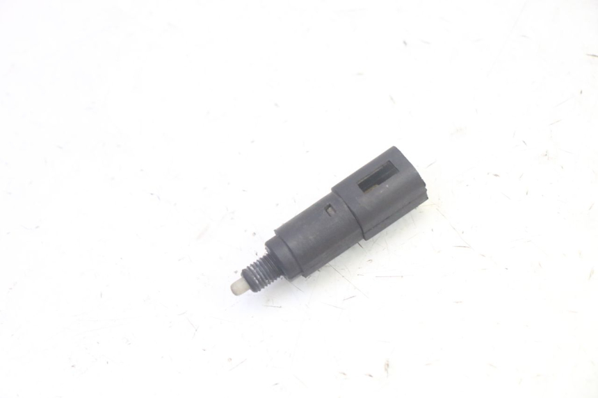 photo de INTERRUTTORE STOP DESTRA PIAGGIO MP3 125 (2006 - 2014) - Vista principale