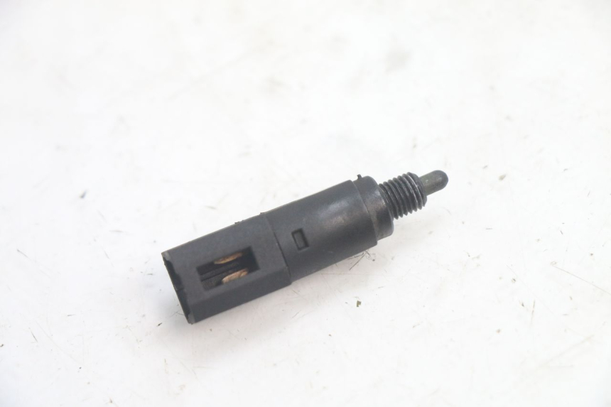 photo de INTERRUTTORE STOP DESTRA PIAGGIO MP3 125 (2006 - 2014) - Dettaglio del componente