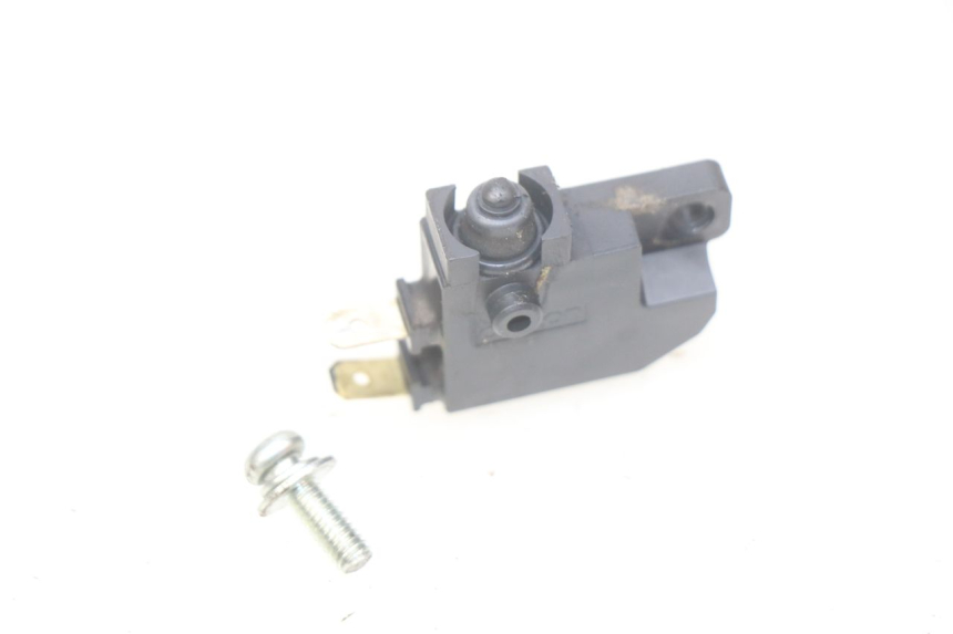 photo de INTERRUTTORE STOP DESTRO YAMAHA N-MAX NMAX 125 (2017 - 2020) - Dettaglio del componente
