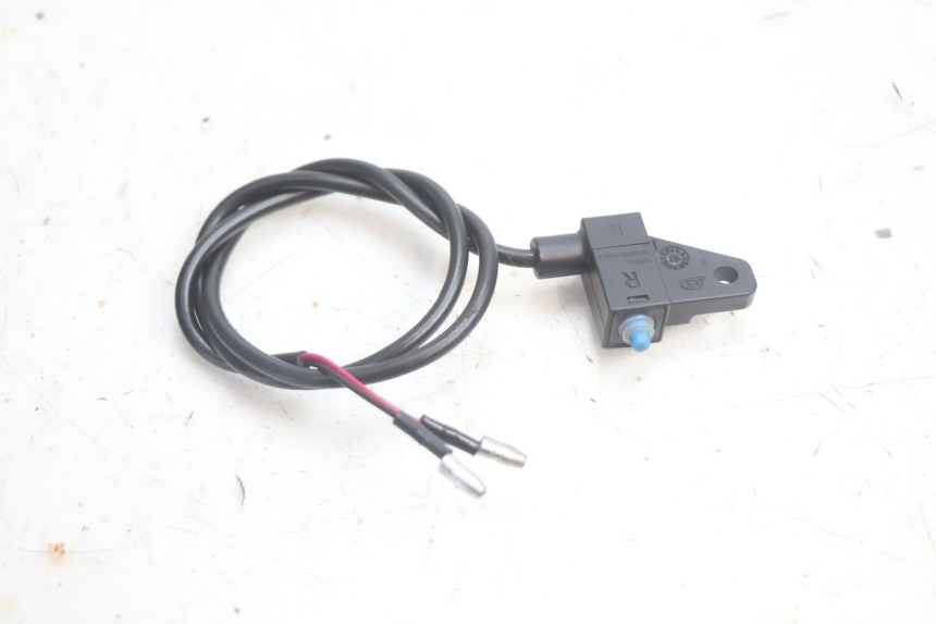 photo de INTERRUTTORE STOP DESTRA JM MOTORS OLDIES 4T 50 (2020 - 2026) - Altra angolazione