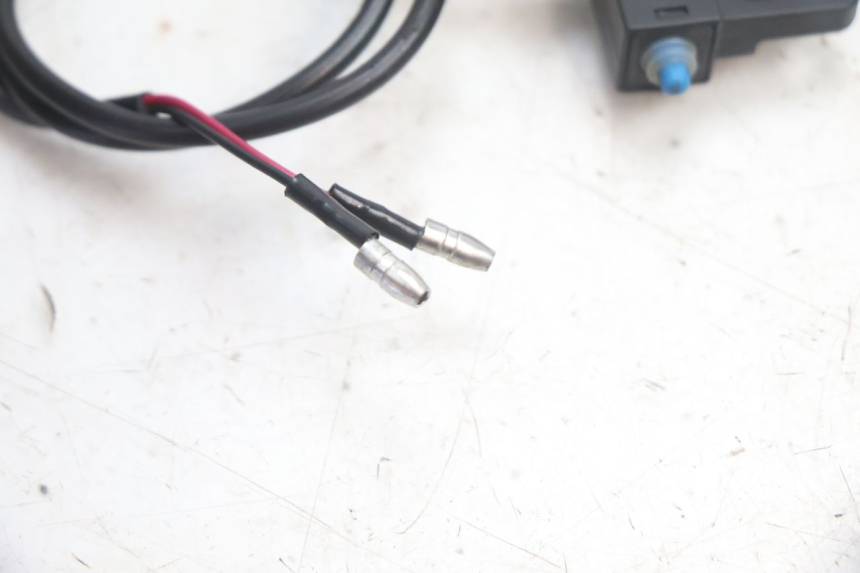 photo de INTERRUTTORE STOP DESTRA JM MOTORS OLDIES 4T 50 (2020 - 2026) - Primo piano tecnico
