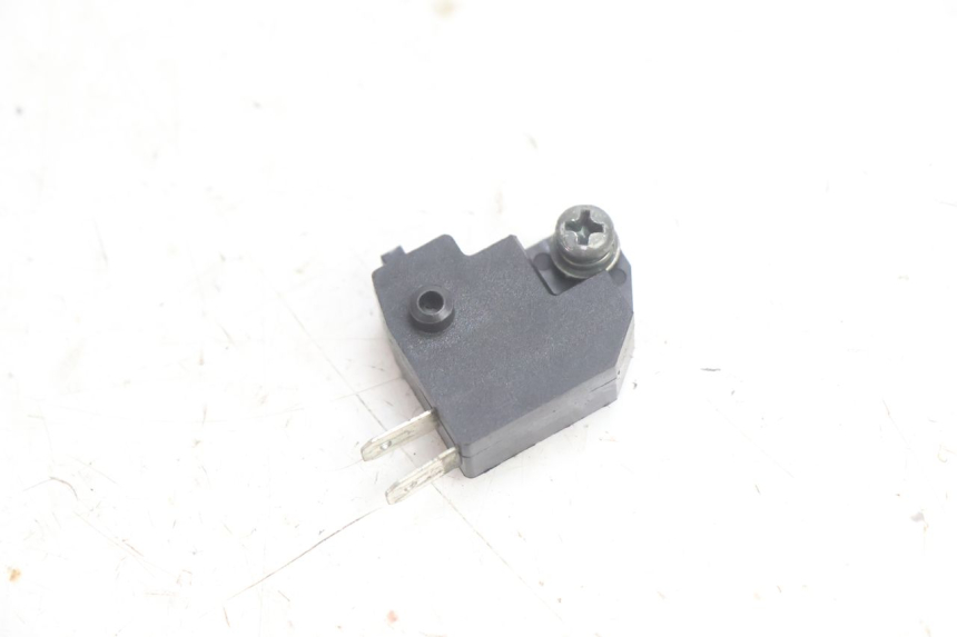 photo de INTERRUTTORE STOP DESTRA SYM ORBIT III 3 4T 50 (2021 - 2025) - Vista principale