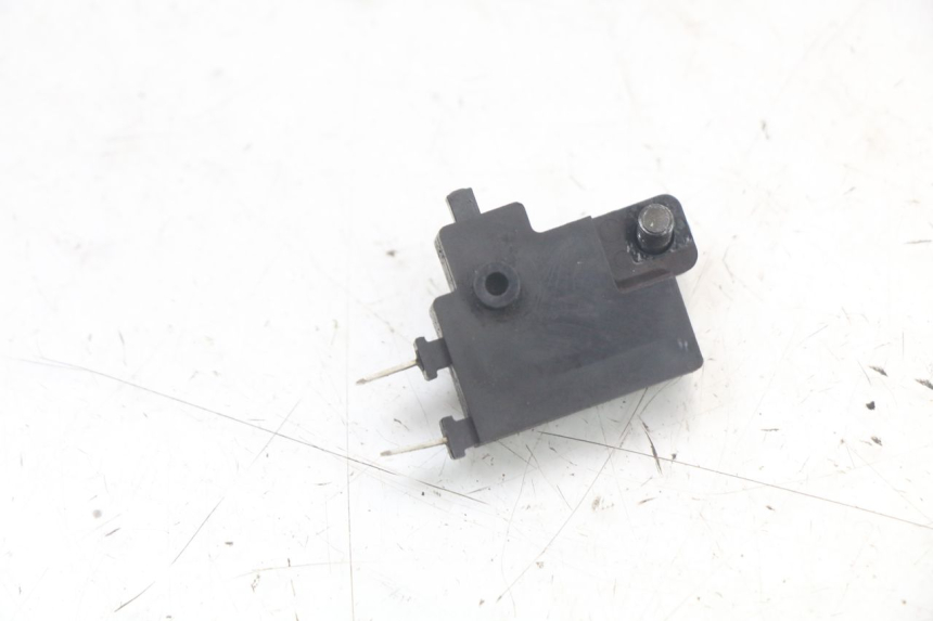 photo de Interruttore stop freno destro HONDA PCX (JF28) 125 (2009 - 2011) - Zoom sullo stato d'uso