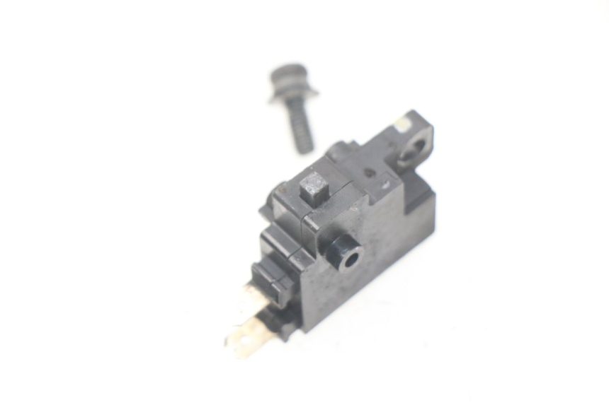 photo de CONTATTORE STOP DESTRO HONDA PCX (JF47) 125 (2012 - 2013) - Dettaglio del componente