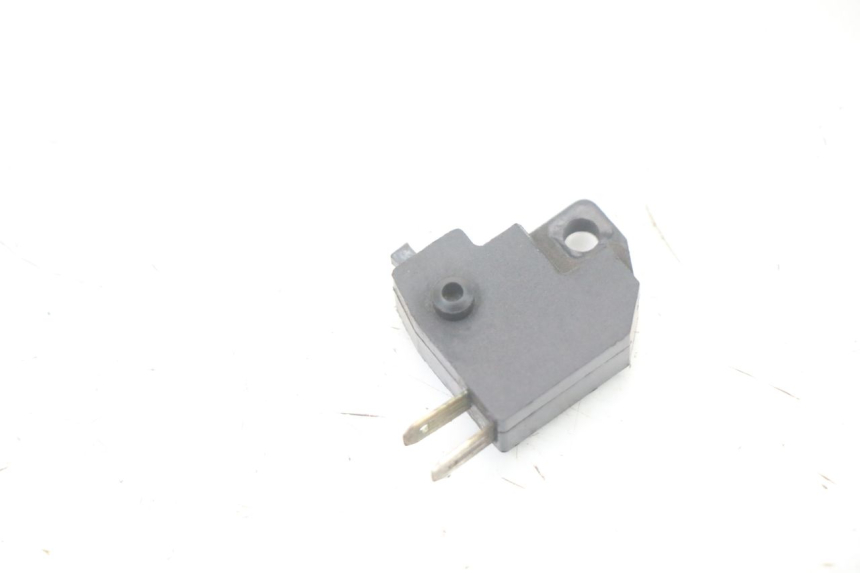 photo de Interruttore stop freno destro PEUGEOT KISBEE 2T 50 (2010 - 2017) - Zoom sullo stato d'uso
