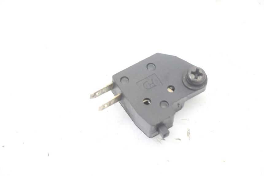 photo de INTERRUTTORE STOP DESTRA PEUGEOT KISBEE 4T 50 (2018 - 2022) - Dettaglio del componente