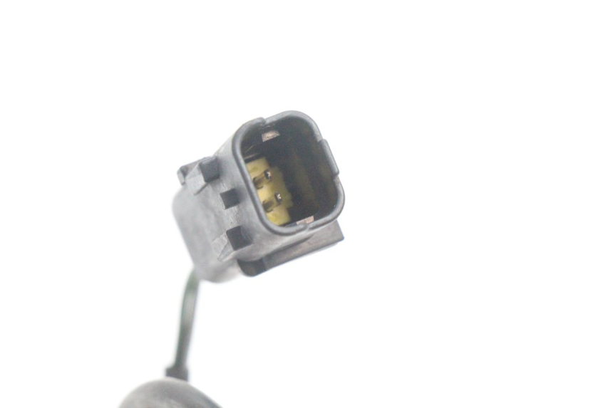 photo de INTERRUTTORE STOP FRENO DESTRO PEUGEOT SATELIS 125 (2006 - 2009) - Altra angolazione