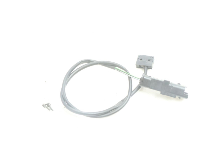 photo de INTERRUTTORE STOP FRENO DESTRO PEUGEOT SATELIS 125 (2006 - 2009) - Altra angolazione