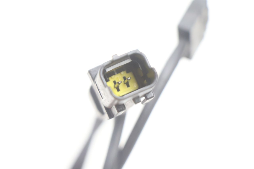 photo de INTERRUTTORE STOP FRENO DESTRO PEUGEOT SATELIS 125 (2006 - 2009) - Primo piano tecnico