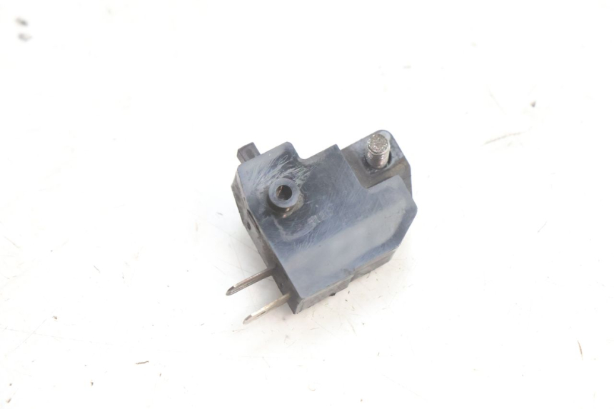 photo de INTERRUTTORE STOP FRENO DESTRO PEUGEOT SATELIS 125 (2006 - 2009) - Zoom sullo stato d'uso