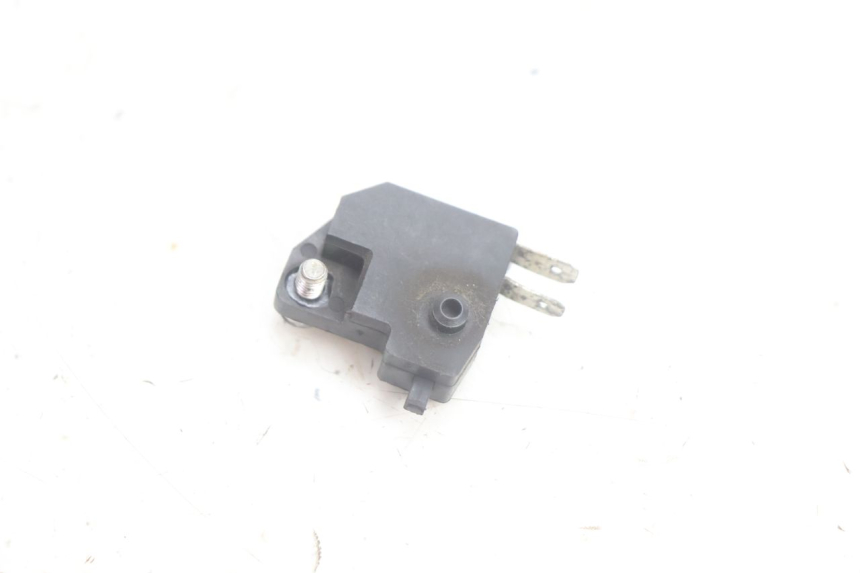 photo de INTERRUTTORE FANALE STOP DESTRO MASH SEVENTY FIVE 125 (2013 - 2021) - Altra angolazione